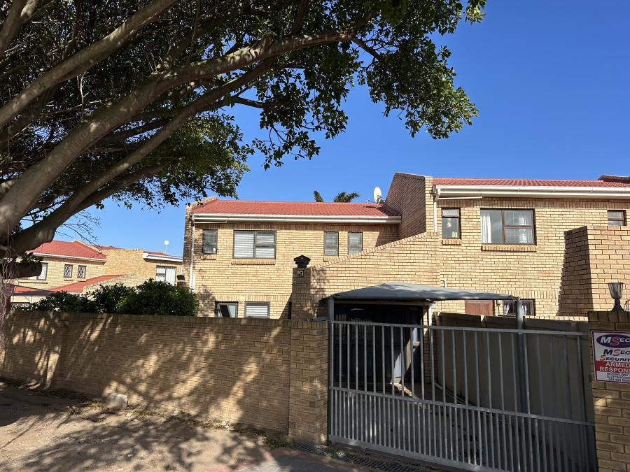 4 Bedroom Property for Sale in Hartenbos Central Western Cape